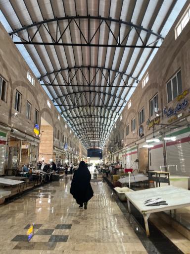 عکس بازار بزرگ ماهی فروشان بندر انزلی