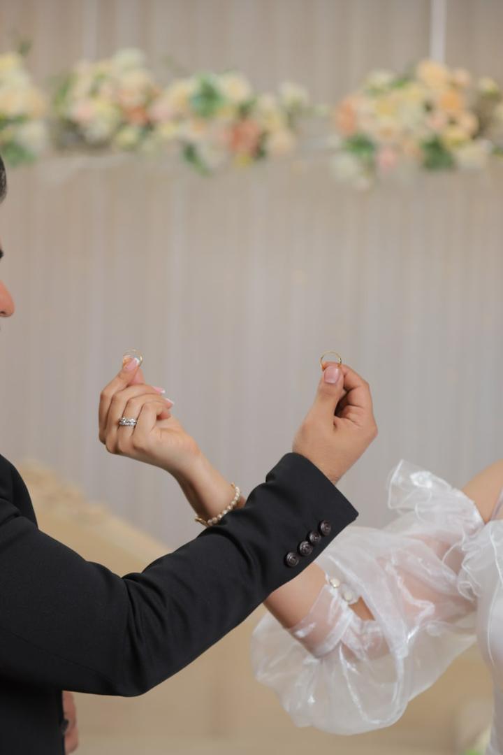 عکس آتلیه عکس چشمان آبی