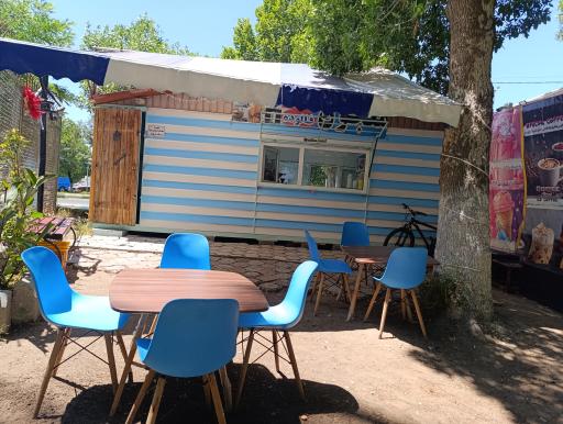 کافه بستنی آن زِد