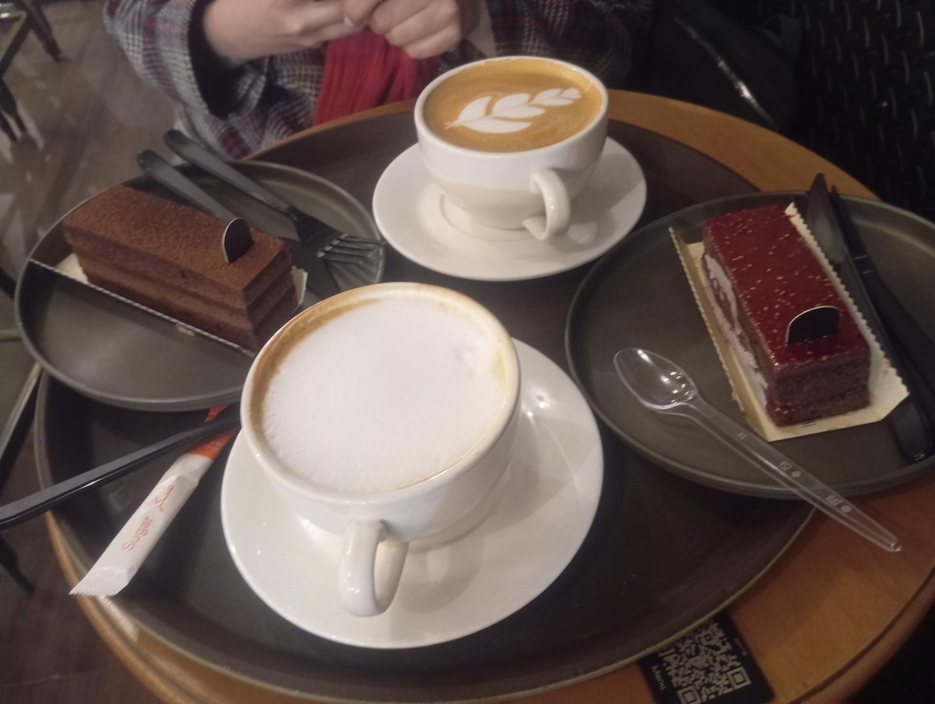 عکس قهوه لمیز شعبه ولیعصر شعبه ولیعصر