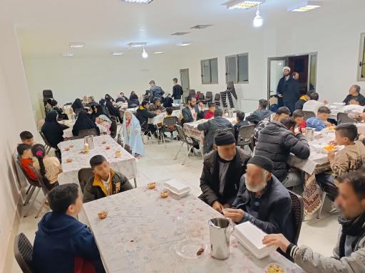 عکس سالن غذاخوری و سلف