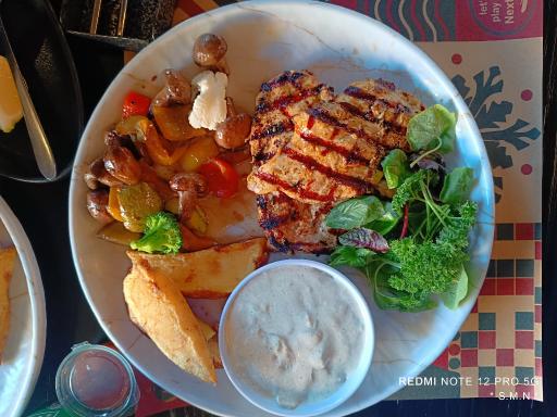 عکس کافه راموز