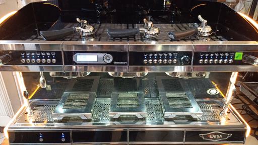 عکس فروشگاه رستری قهوه سان