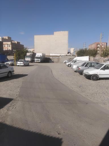 عکس پارکینگ شبانه روزی صدرا