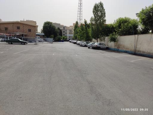 عکس پارکینگ عمومی ستاد ترخیص خودرو