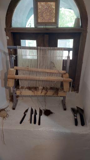 عکس موزه فرش خود رنگ سنگسر