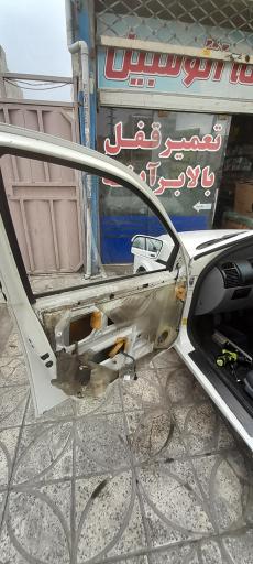 عکس ترمیم شیشه اتومبیل ممتاز