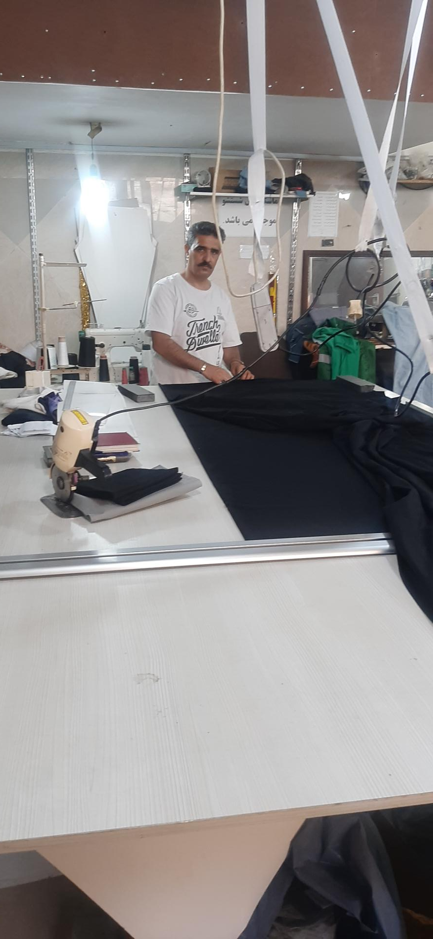 عکس خیاطی افشار و وحید 