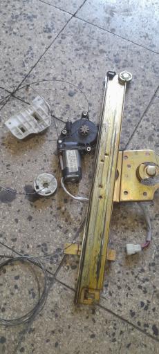 عکس ترمیم شیشه اتومبیل ممتاز