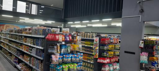 عکس هایپرمارکت کرمانج