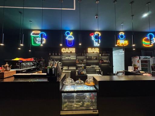 عکس کافه فست فود هاتم 