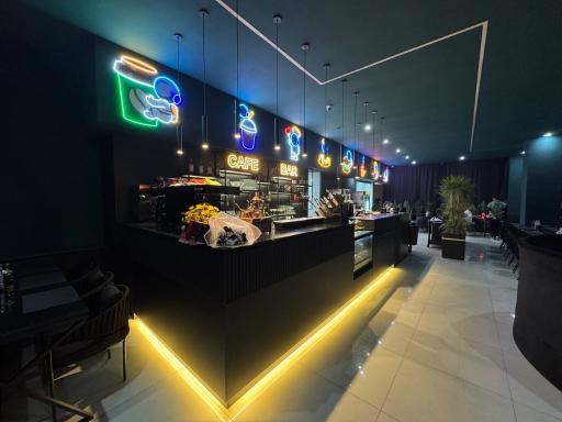 عکس کافه فست فود هاتم 