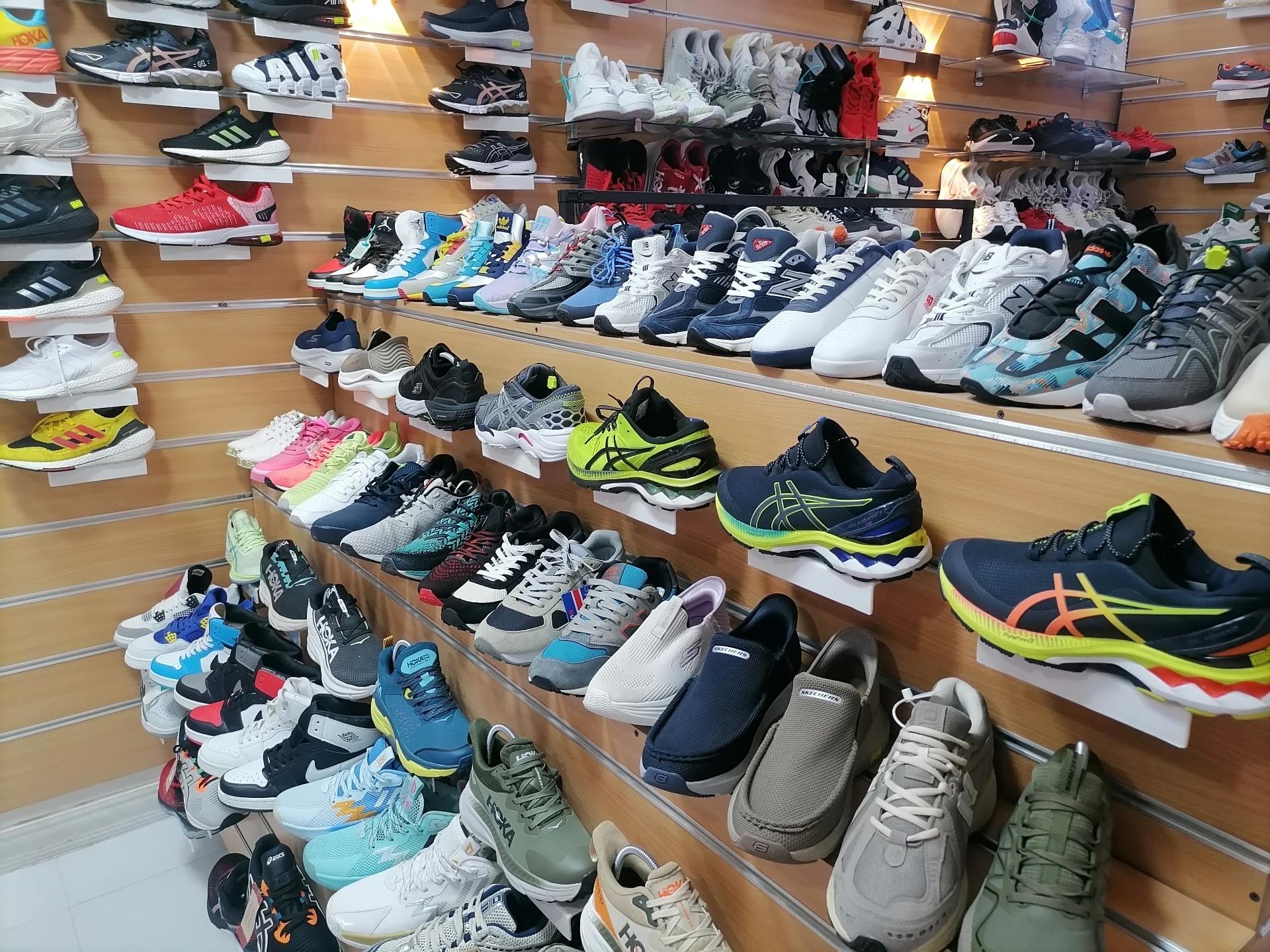 عکس کتونی اورجینال تک شاپ