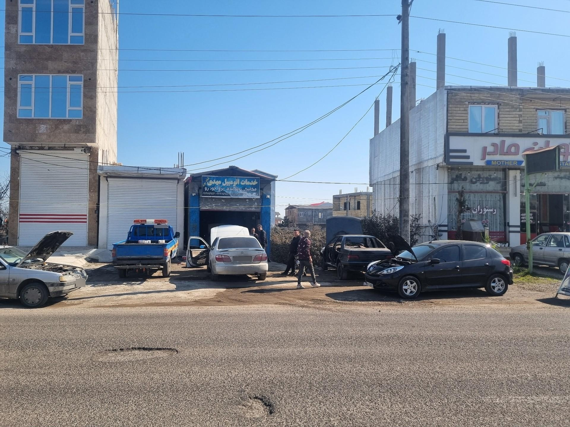 عکس خدمات و امداد شبانه روزی مهدی