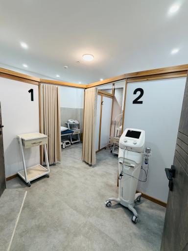 عکس کلینیک فیزیوتراپی میثاق لطفی