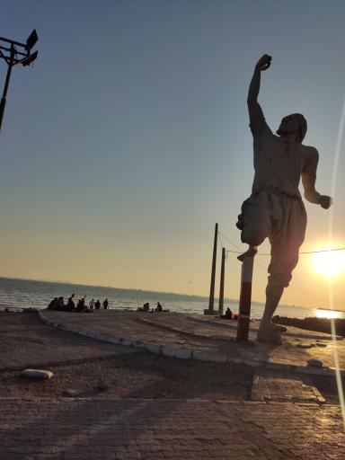 عکس مجسمه ناخدا جلال