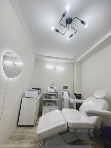 عکس کلینیک لیزر پوست و زیبایی یاس