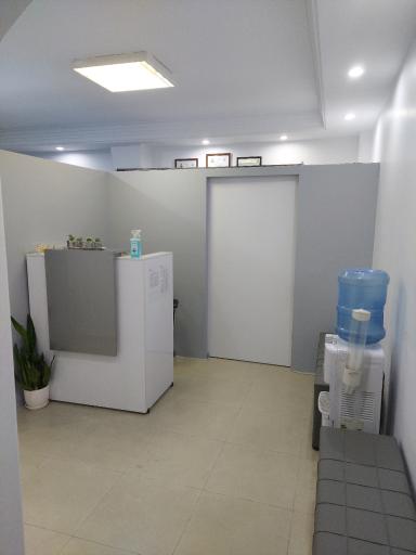 عکس فیزیوتراپی دکتر مزین