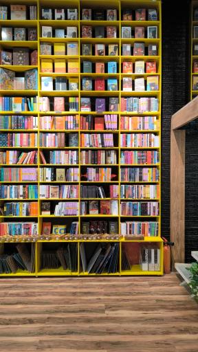 عکس فروشگاه آراد بوک