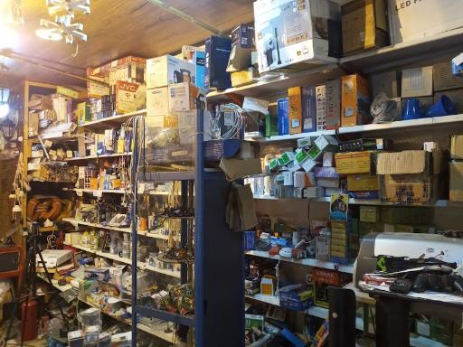 عکس کالای برق و دوربین مداربسته علی‌نیا