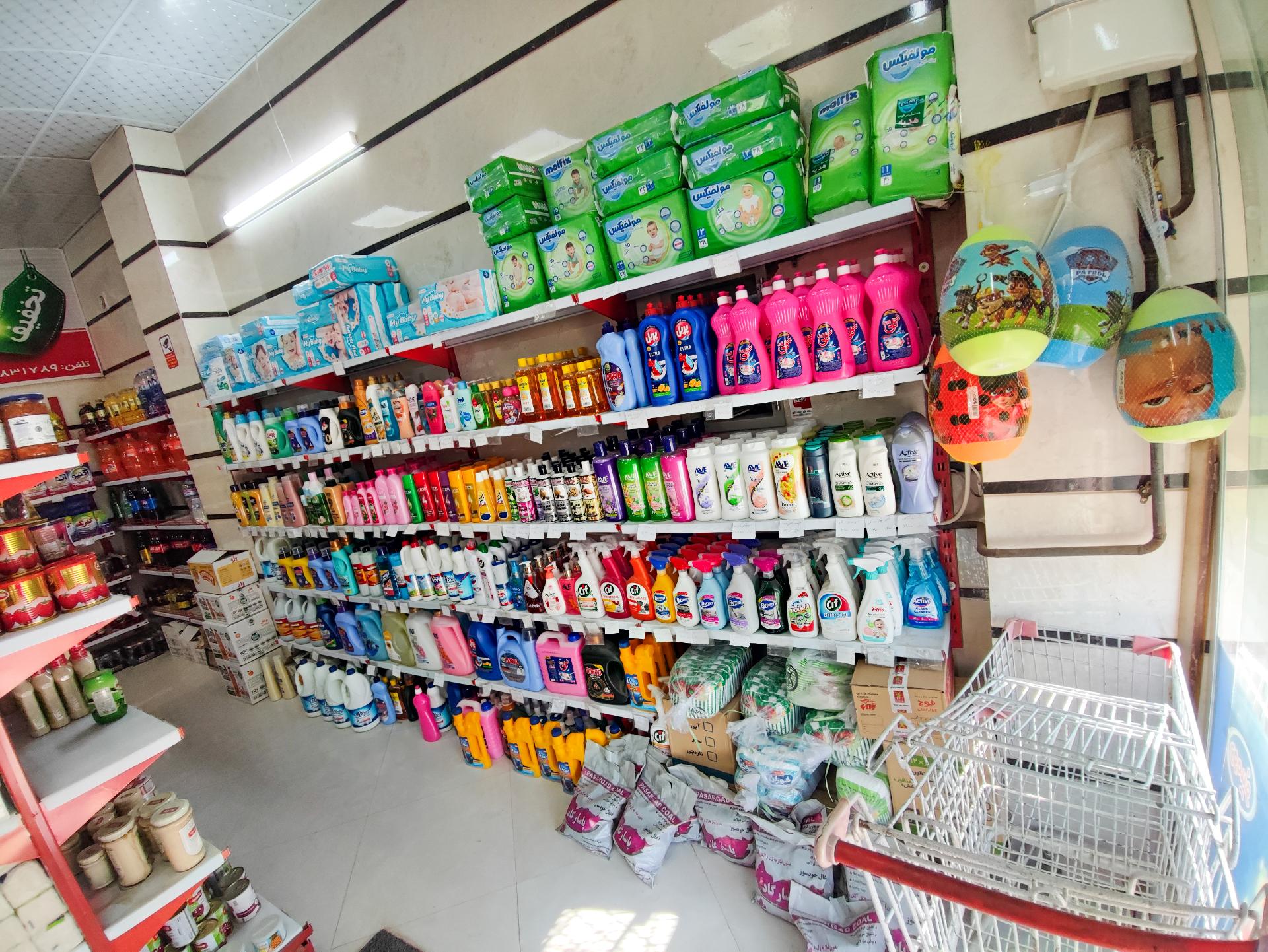 عکس فروشگاه مواد غذایی ولیعصر