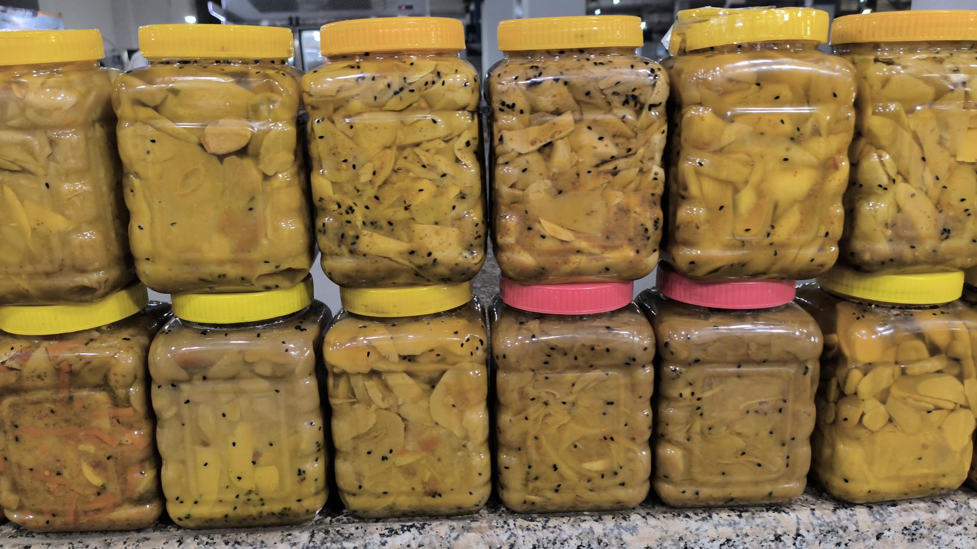 عکس ماهی فروشی میلاد رئیسی