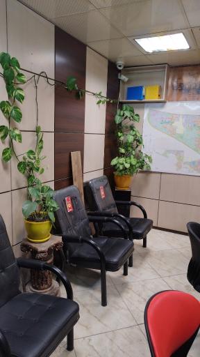 عکس مشاورین املاک اهورا