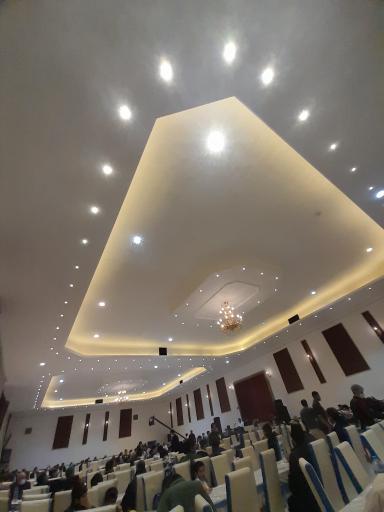 عکس باغ تالار قصر امین