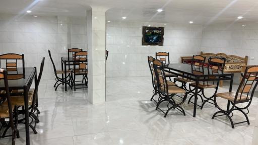 عکس رستوران و بیرون بر قشقایی