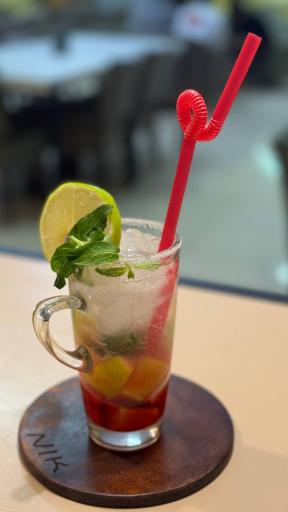 عکس کافه لمورا 