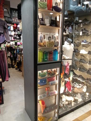 عکس فروشگاه ورزشی جوان اسپرت 