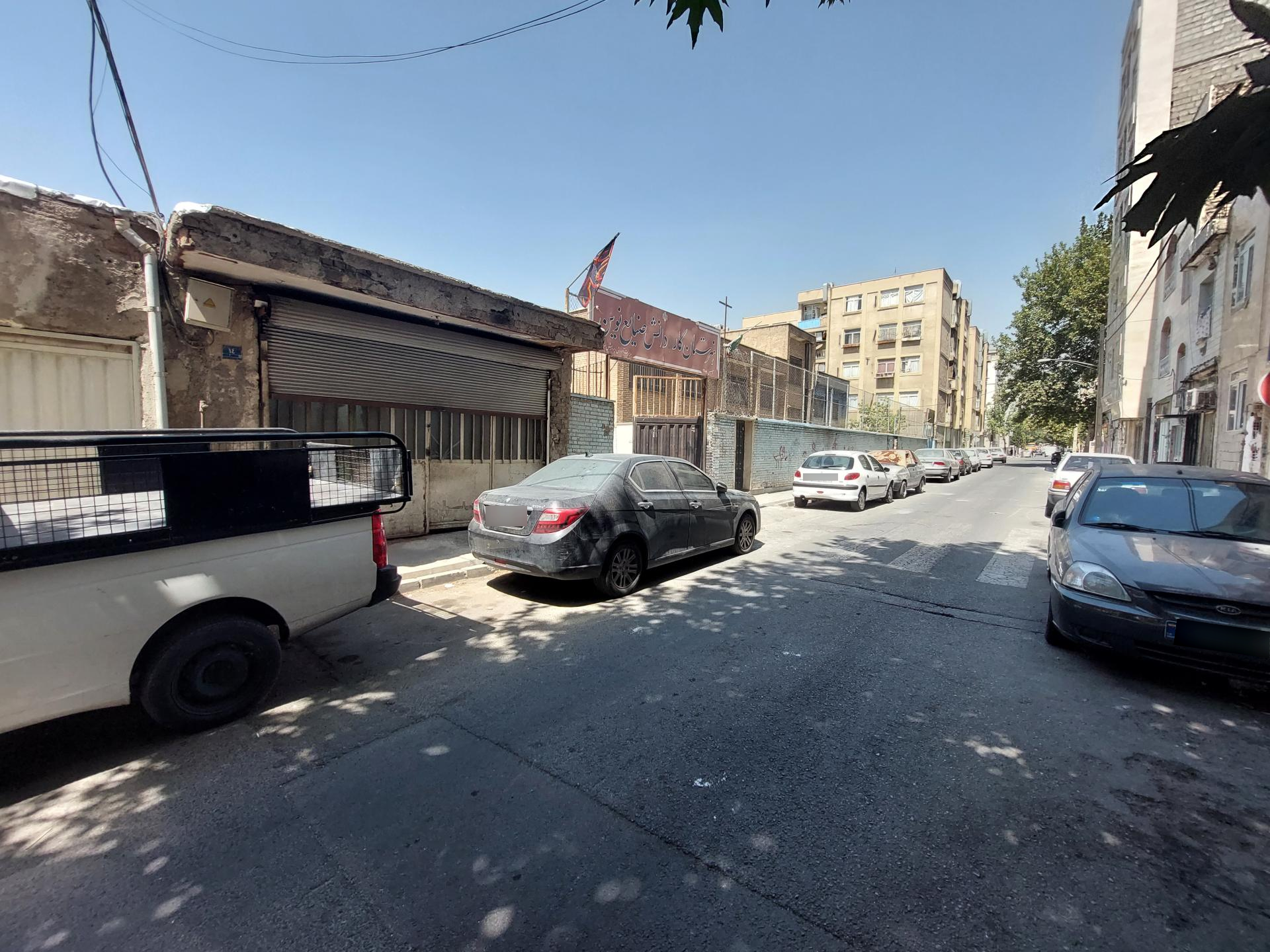 عکس هنرستان فنی و حرفه ای صنایع نوین