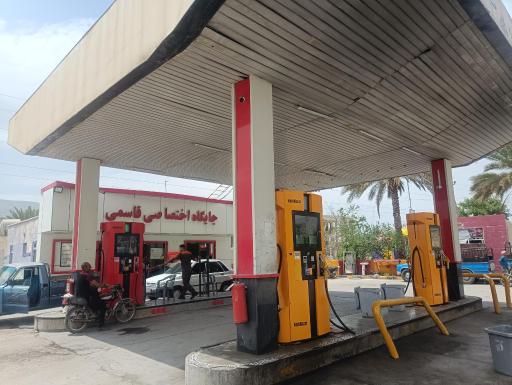 عکس پمپ بنزین شهرخفر