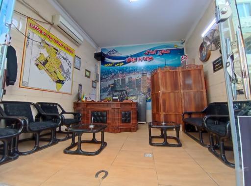 عکس مشاور املاک خونه به دوش 