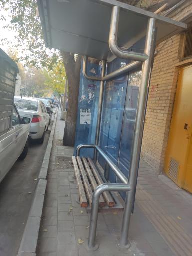 عکس ایستگاه اتوبوس مدرسه ۲۱ متری جی