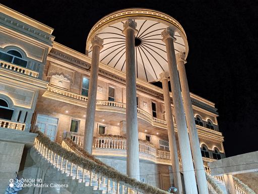 عکس تالار عمارت لطیف