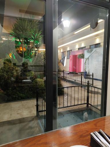 عکس رستوران ویوان