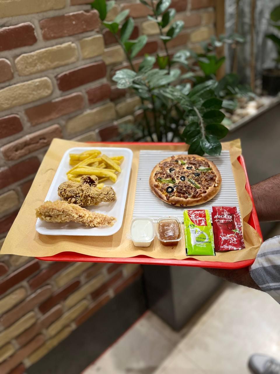 عکس کافه دنج ایکی کیلویی