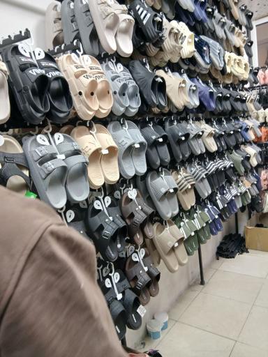 عکس فروشگاه کفش و صندل آیرینا