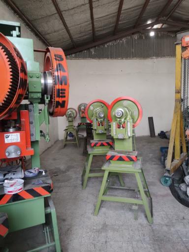 عکس کارگاه پرس سازی ثامن