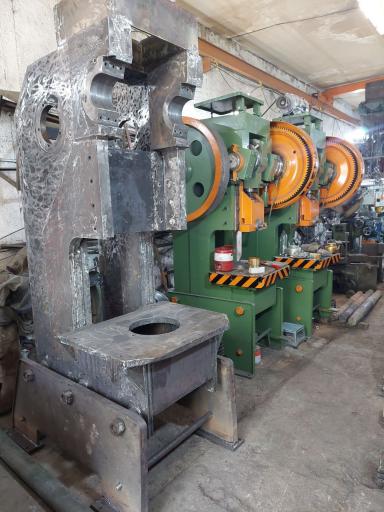 عکس کارگاه پرس سازی ثامن