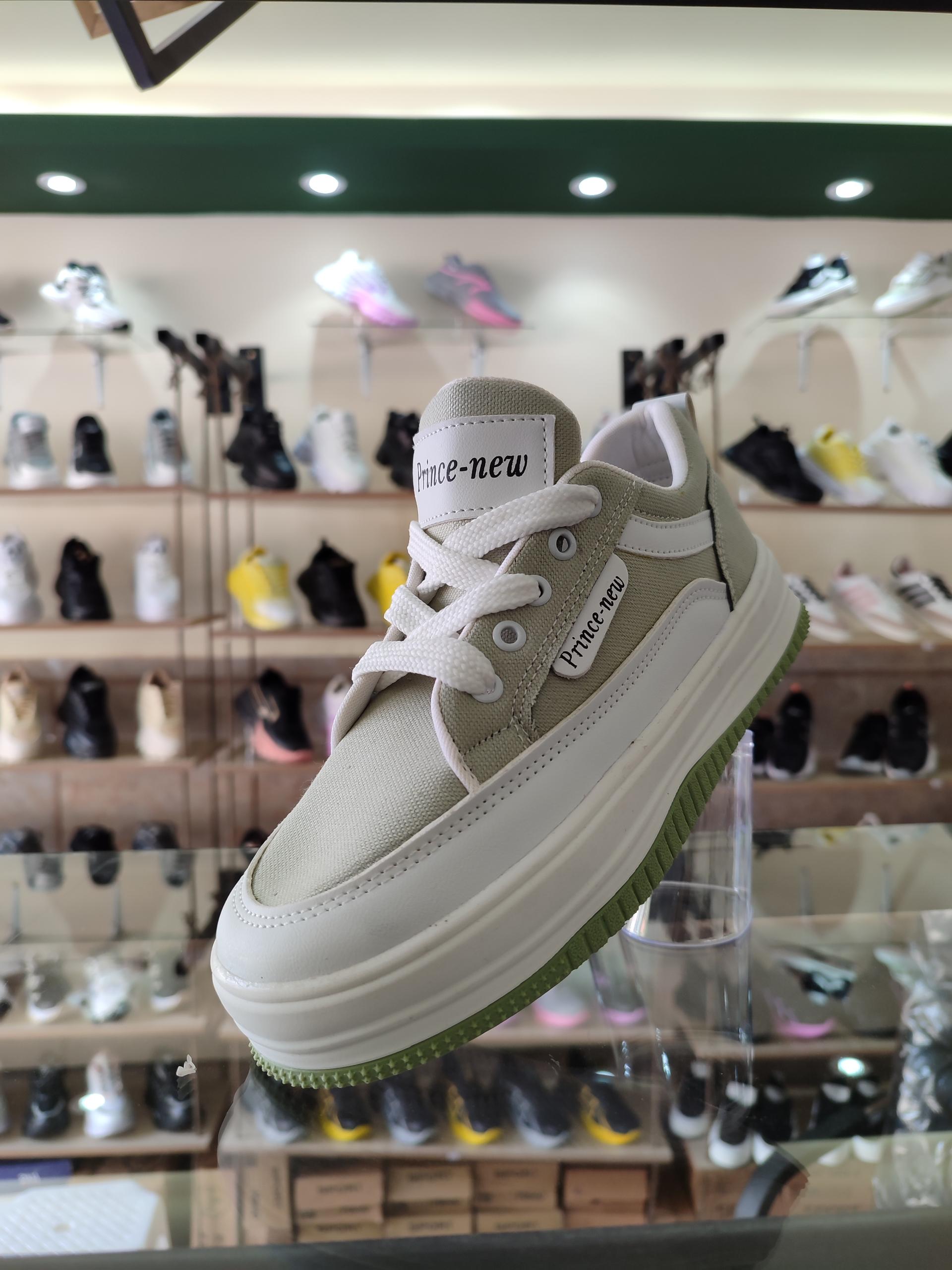 عکس کفش زنانه آکام