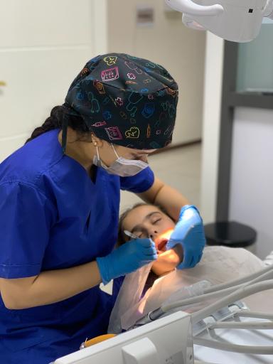 عکس دکتر مهرنوش هراتی