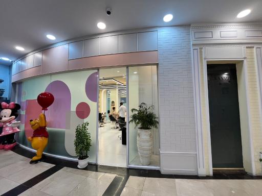 عکس آرایشگاه مردانه و کودک مویار