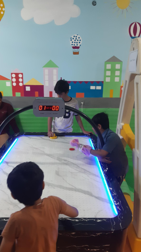 عکس خانه بازی کودک لبخند