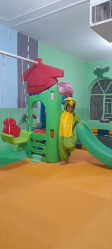 عکس خانه بازی کودک لبخند