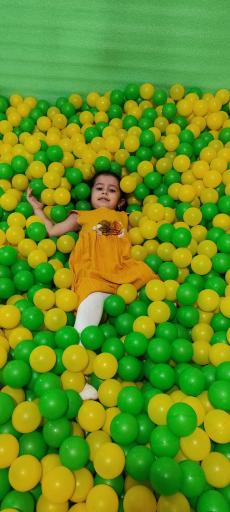 عکس خانه بازی کودک لبخند