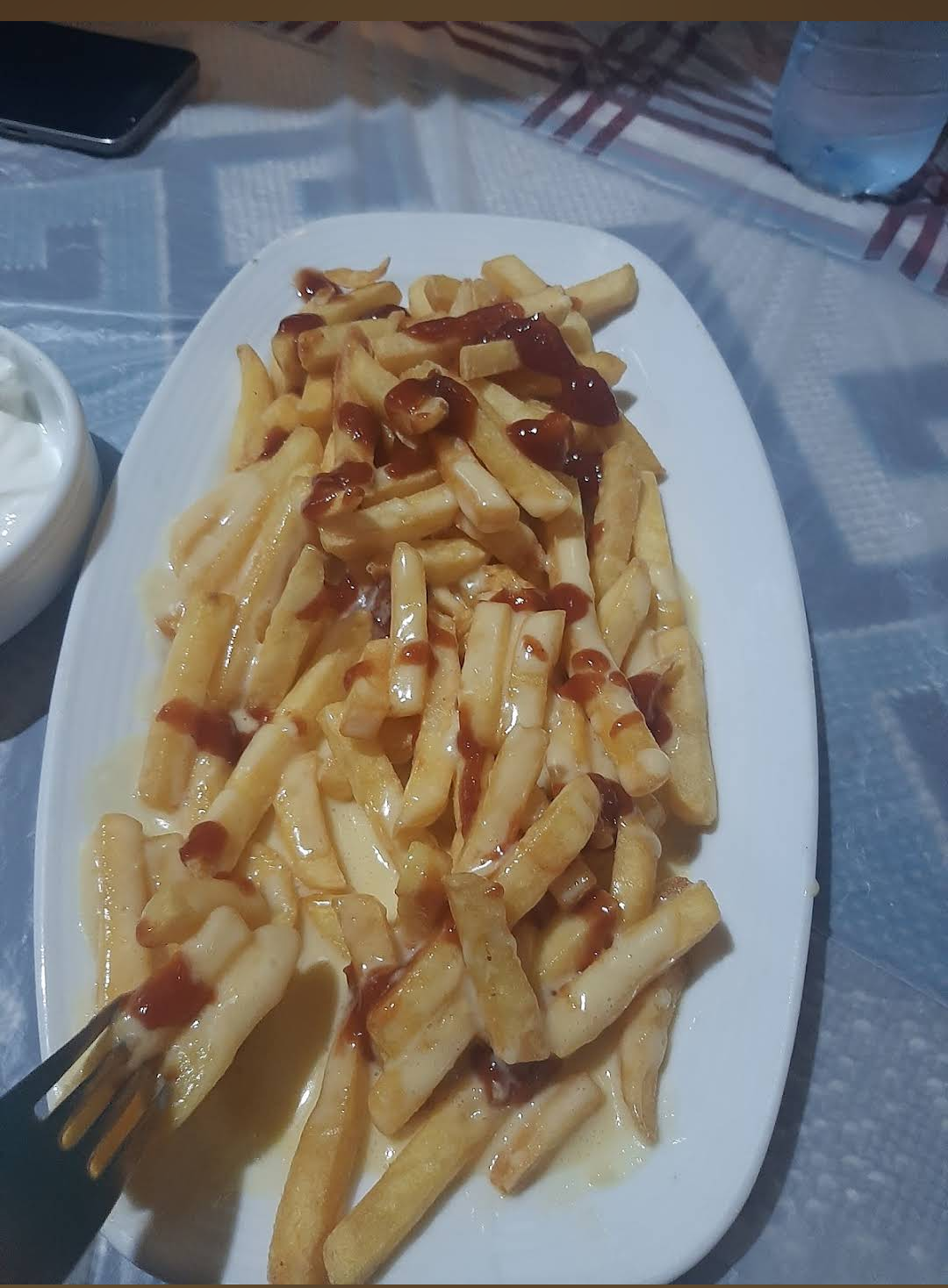 عکس کافه رستوران مه آلود