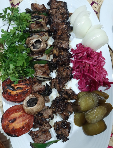 عکس کافه رستوران مه آلود