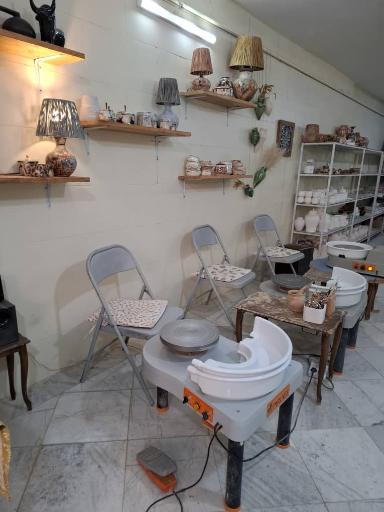 عکس آموزشگاه سفال و سرامیک خاکاب
